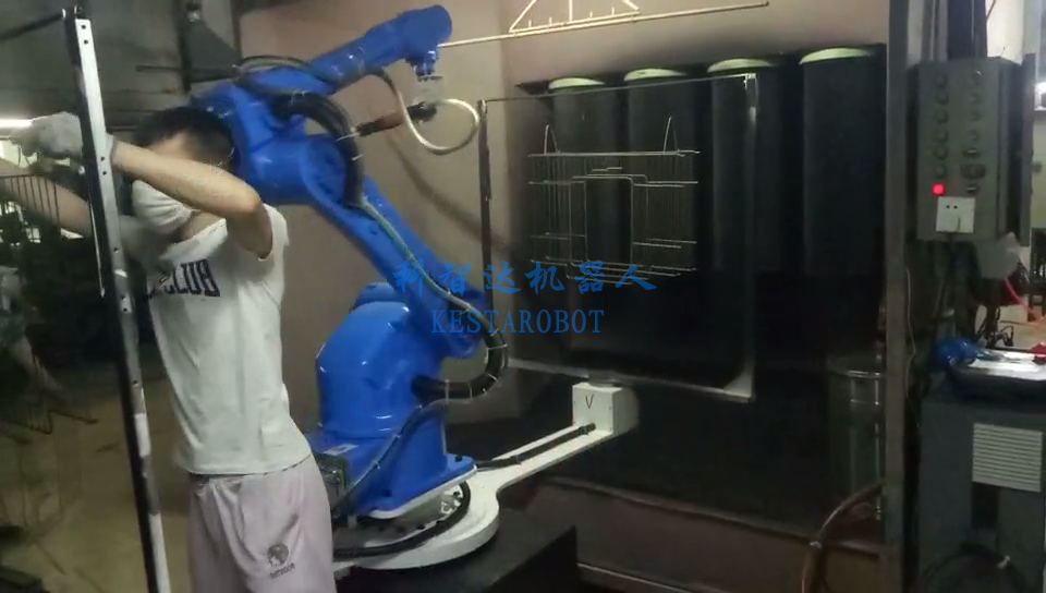 鳥籠噴粉機(jī)器人（雙工位轉(zhuǎn)臺噴涂機(jī)器人）(圖2)
